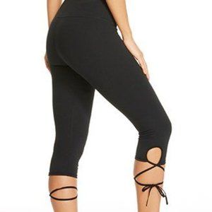 Fabletics Gardenia Crop Legging